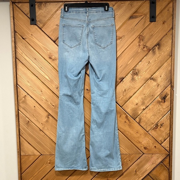 Old Navy Light Blue Extra High Rise Flare Women's Jeans Fits You 2-6 - Picture 5 of 7